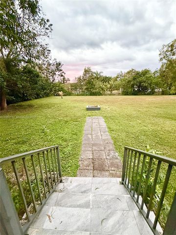 1621 SW 117th Ave, Davie, FL 33325