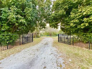 1621 SW 117th Ave, Davie, FL 33325