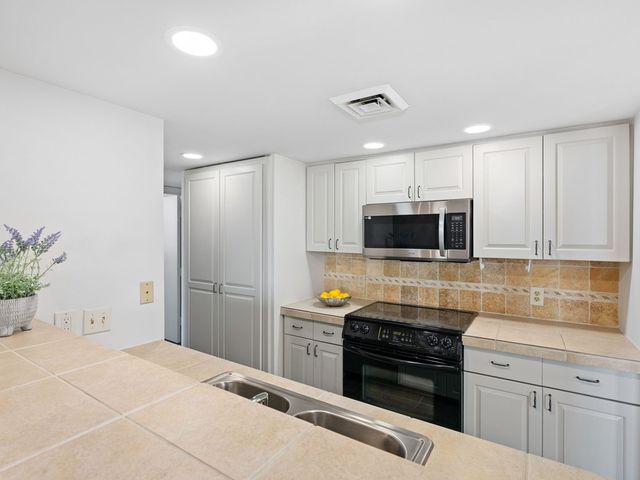1012-3A Guadalupe St, Kerrville, TX 78028