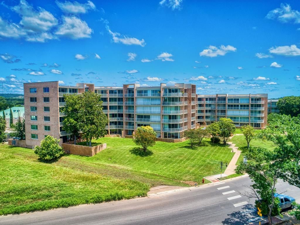1012-3A Guadalupe St, Kerrville, TX 78028