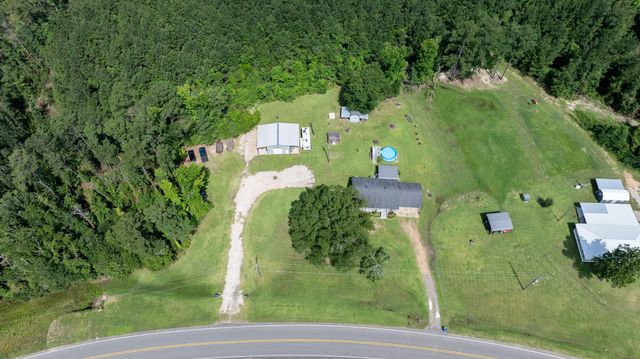 1096 Louisiana 8, Leesville, LA 71446