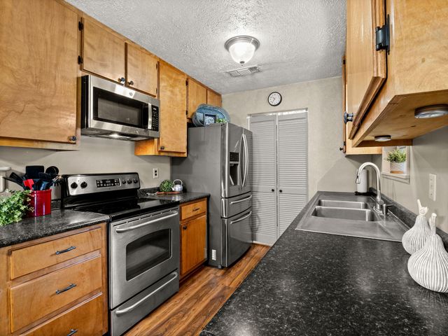 1096 Louisiana 8, Leesville, LA 71446