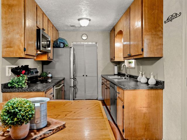 1096 Louisiana 8, Leesville, LA 71446
