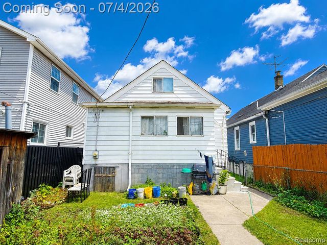 12019 Sobieski Street, Hamtramck, MI 48212