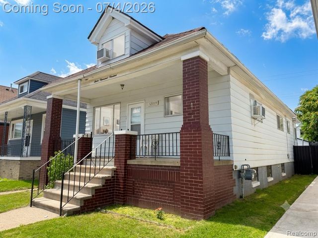 12019 Sobieski Street, Hamtramck, MI 48212