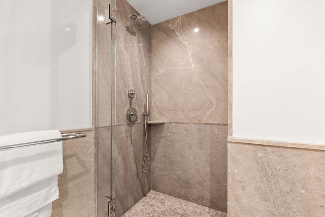 380 Harrison Ave PH2M, Boston, MA 02118