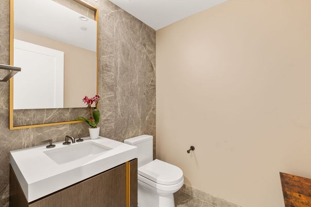 380 Harrison Ave PH2M, Boston, MA 02118