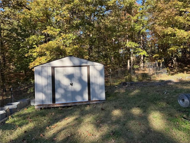 16133 Walnut Ridge Road, Kansas, OK 74347