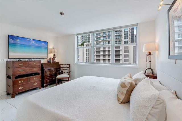 825 Brickell Bay Dr 850, Miami, FL 33131