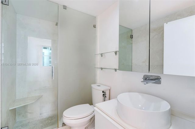 825 Brickell Bay Dr 850, Miami, FL 33131