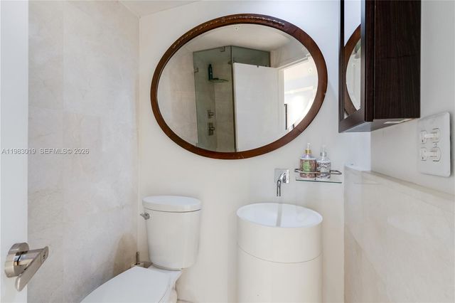 825 Brickell Bay Dr 850, Miami, FL 33131