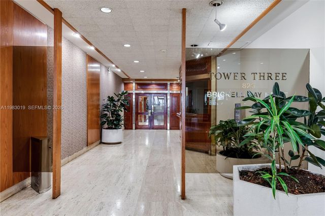 825 Brickell Bay Dr 850, Miami, FL 33131