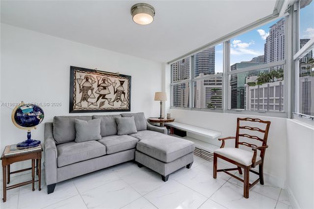 825 Brickell Bay Dr 850, Miami, FL 33131