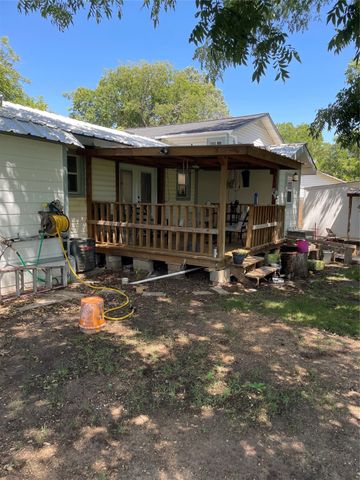 125 Live Oak Drive, Azle, TX 76020