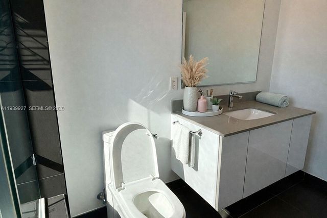 1600 NE 1st Ave 1210, Miami, FL 33132