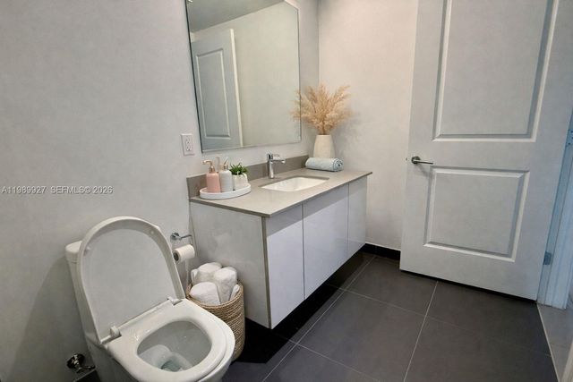 1600 NE 1st Ave 1210, Miami, FL 33132