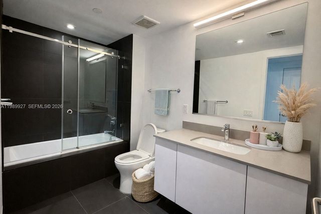 1600 NE 1st Ave 1210, Miami, FL 33132