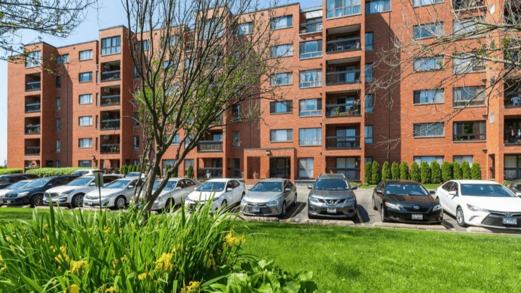 3700 Capri Court 206, Glenview, IL 60025