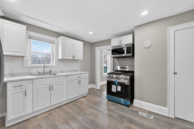 21 Maple Avenue, Port Jefferson, NY 11776