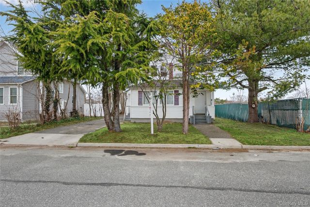 21 Maple Avenue, Port Jefferson, NY 11776