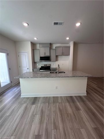 1226 Hammond Drive, Mebane, NC 27302
