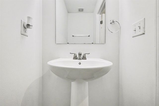 136 Moshe Yaalon Dr, La Vergne, TN 37086