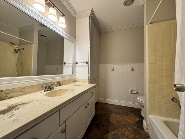 2041 Winrock Boulevard 157, Houston, TX 77057