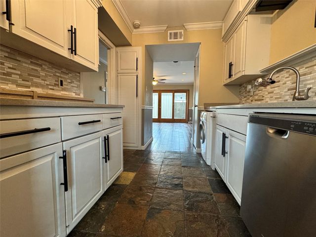 2041 Winrock Boulevard 157, Houston, TX 77057