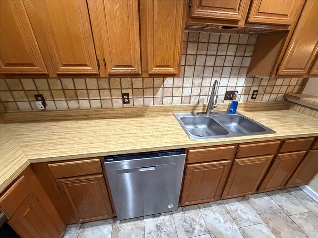 100 Morrow Drive, Bedford, TX 76021