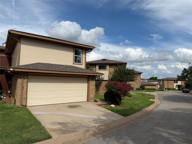 100 Morrow Drive, Bedford, TX 76021