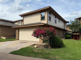 100 Morrow Drive, Bedford, TX 76021