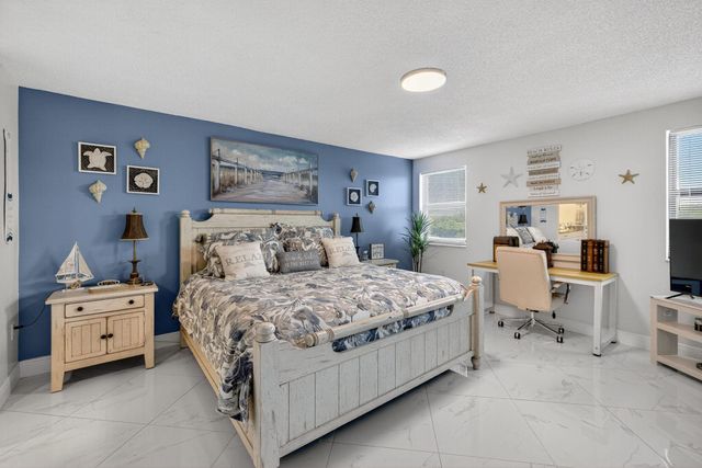 2334 S Cypress Bend Dr 511, Pompano Beach, FL 33069
