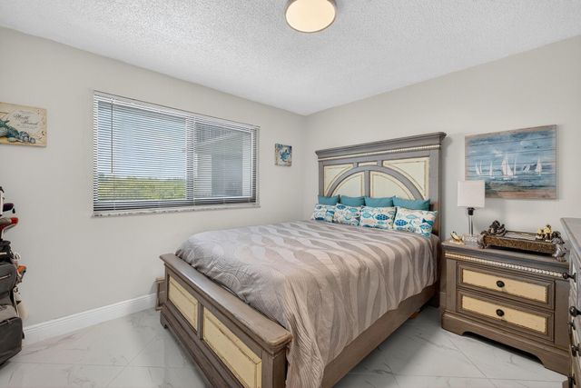 2334 S Cypress Bend Dr 511, Pompano Beach, FL 33069