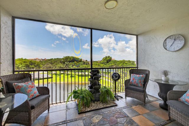 2334 S Cypress Bend Dr 511, Pompano Beach, FL 33069