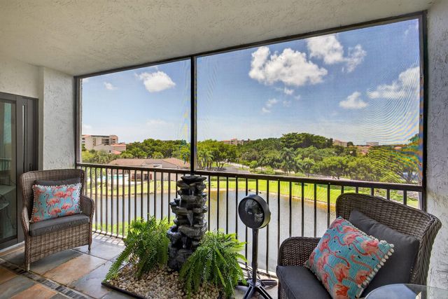 2334 S Cypress Bend Dr 511, Pompano Beach, FL 33069