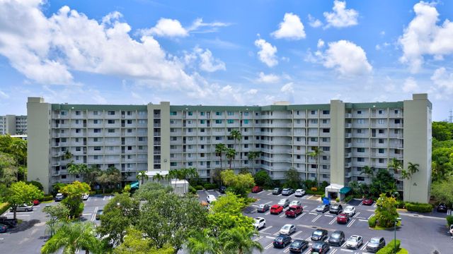 2334 S Cypress Bend Dr 511, Pompano Beach, FL 33069