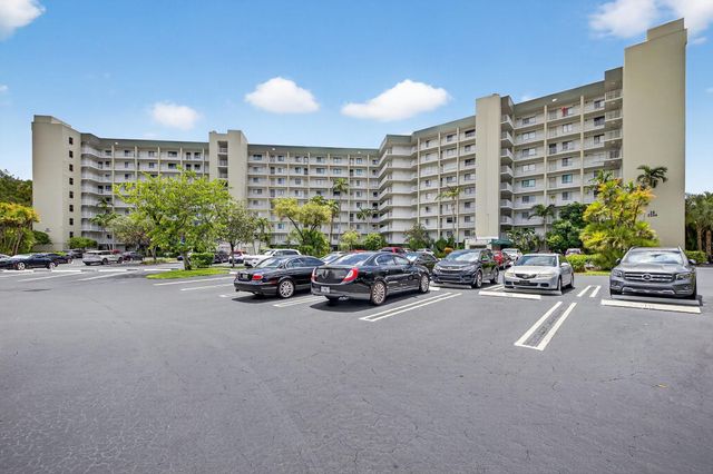 2334 S Cypress Bend Dr 511, Pompano Beach, FL 33069