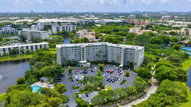 2334 S Cypress Bend Dr 511, Pompano Beach, FL 33069