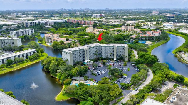 2334 S Cypress Bend Dr 511, Pompano Beach, FL 33069