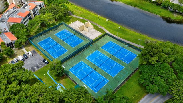 2334 S Cypress Bend Dr 511, Pompano Beach, FL 33069
