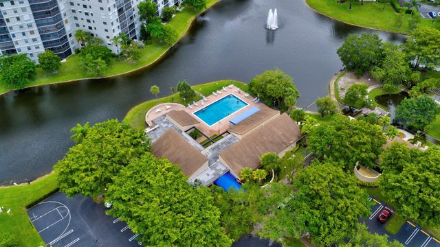 2334 S Cypress Bend Dr 511, Pompano Beach, FL 33069