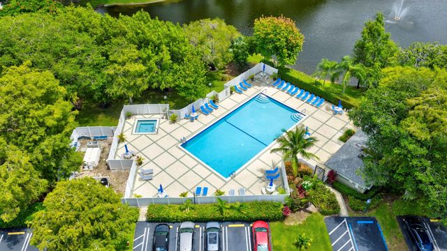 2334 S Cypress Bend Dr 511, Pompano Beach, FL 33069