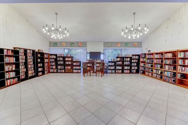 2334 S Cypress Bend Dr 511, Pompano Beach, FL 33069
