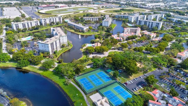 2334 S Cypress Bend Dr 511, Pompano Beach, FL 33069