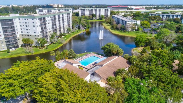 2334 S Cypress Bend Dr 511, Pompano Beach, FL 33069