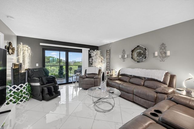 2334 S Cypress Bend Dr 511, Pompano Beach, FL 33069