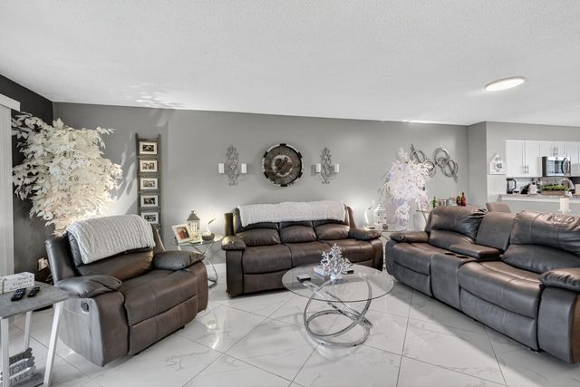 2334 S Cypress Bend Dr 511, Pompano Beach, FL 33069