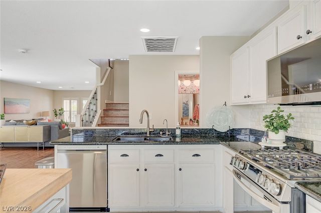 222 Willow Pond Court, Las Vegas, NV 89148