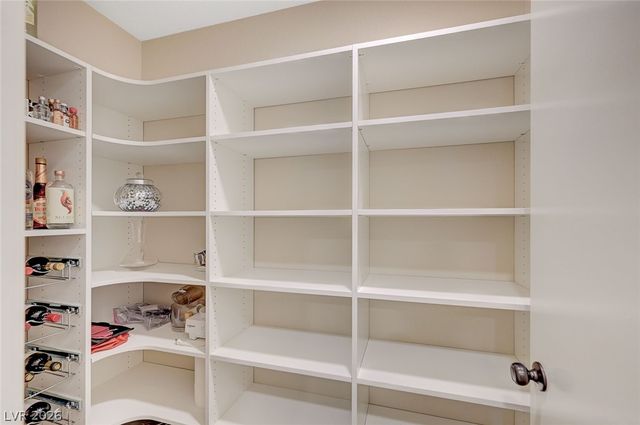 222 Willow Pond Court, Las Vegas, NV 89148