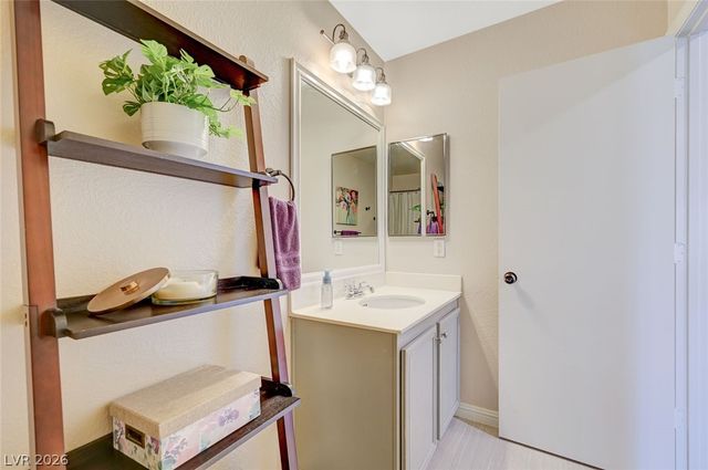 222 Willow Pond Court, Las Vegas, NV 89148